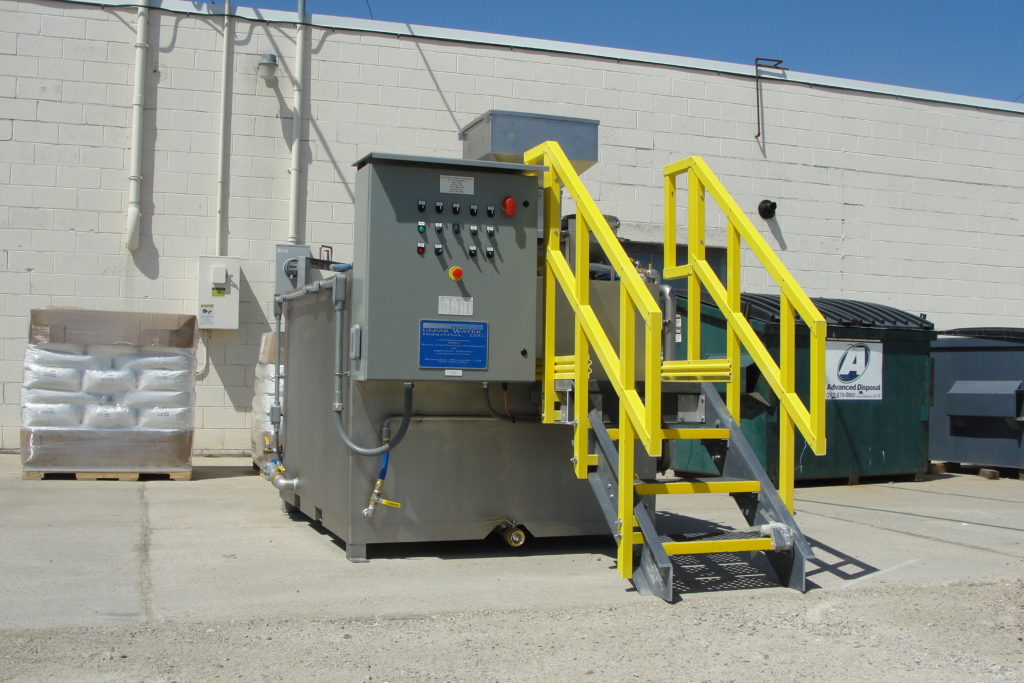 Le modèle 300 en acier inoxydable de Clearwater Industries affiche son panneau de commande.